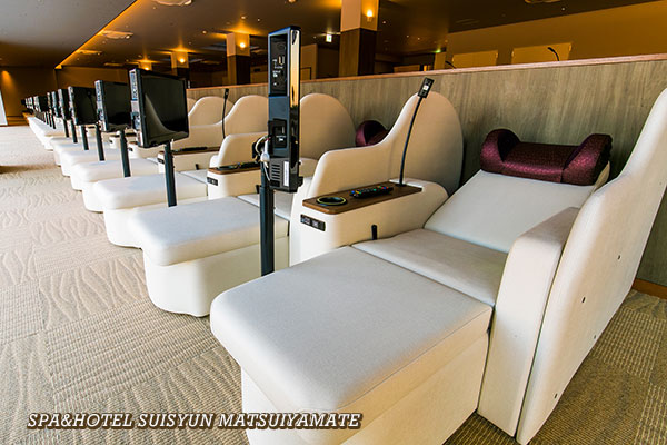 宿泊特典のリクライナー